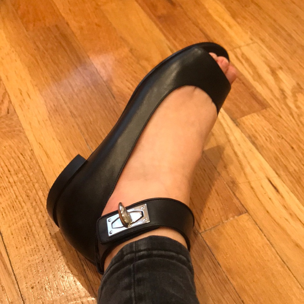 Givenchy black leather shark strap